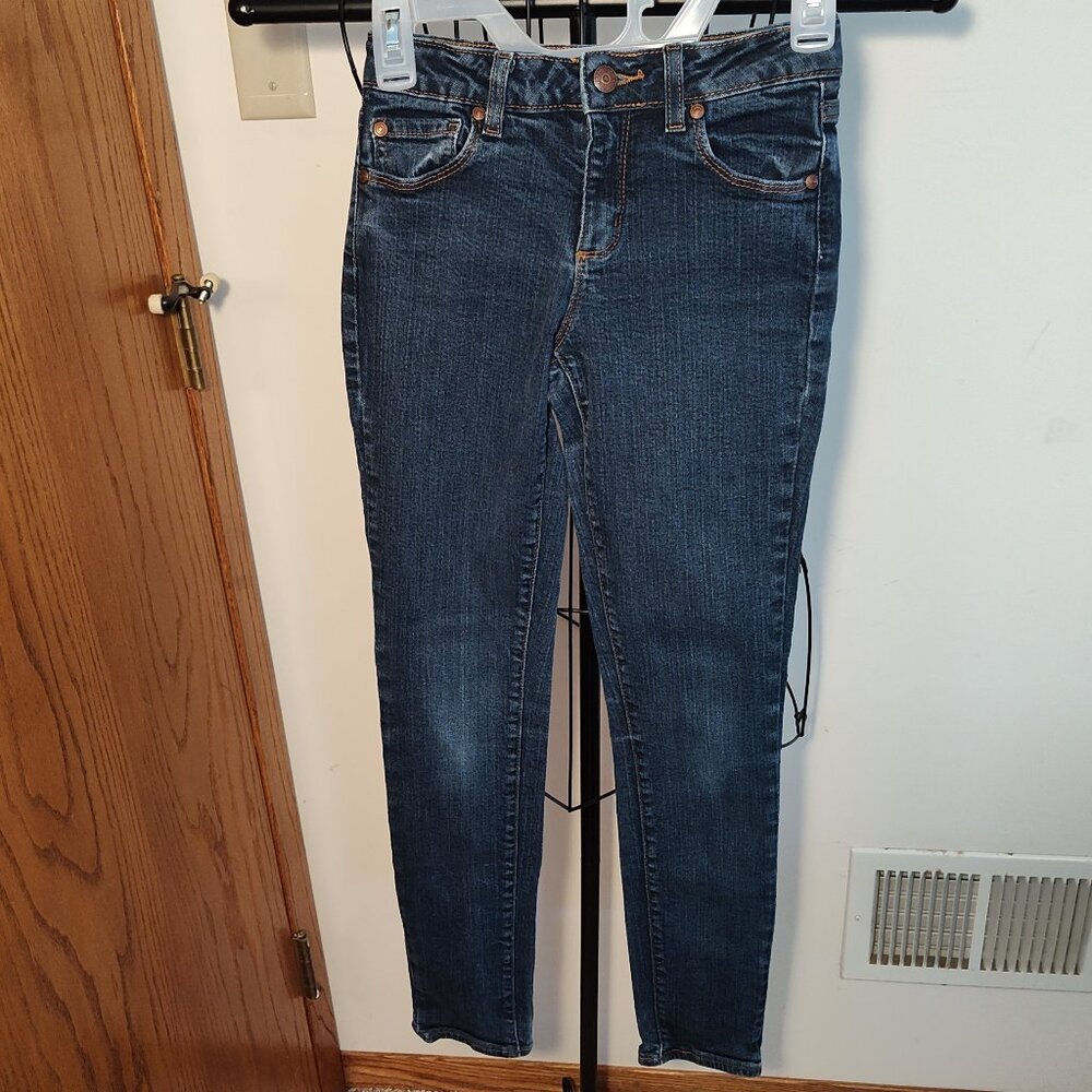Arizona Jean Co. girl's skinny blue jeans. Very Good used cond., size 14 reg.